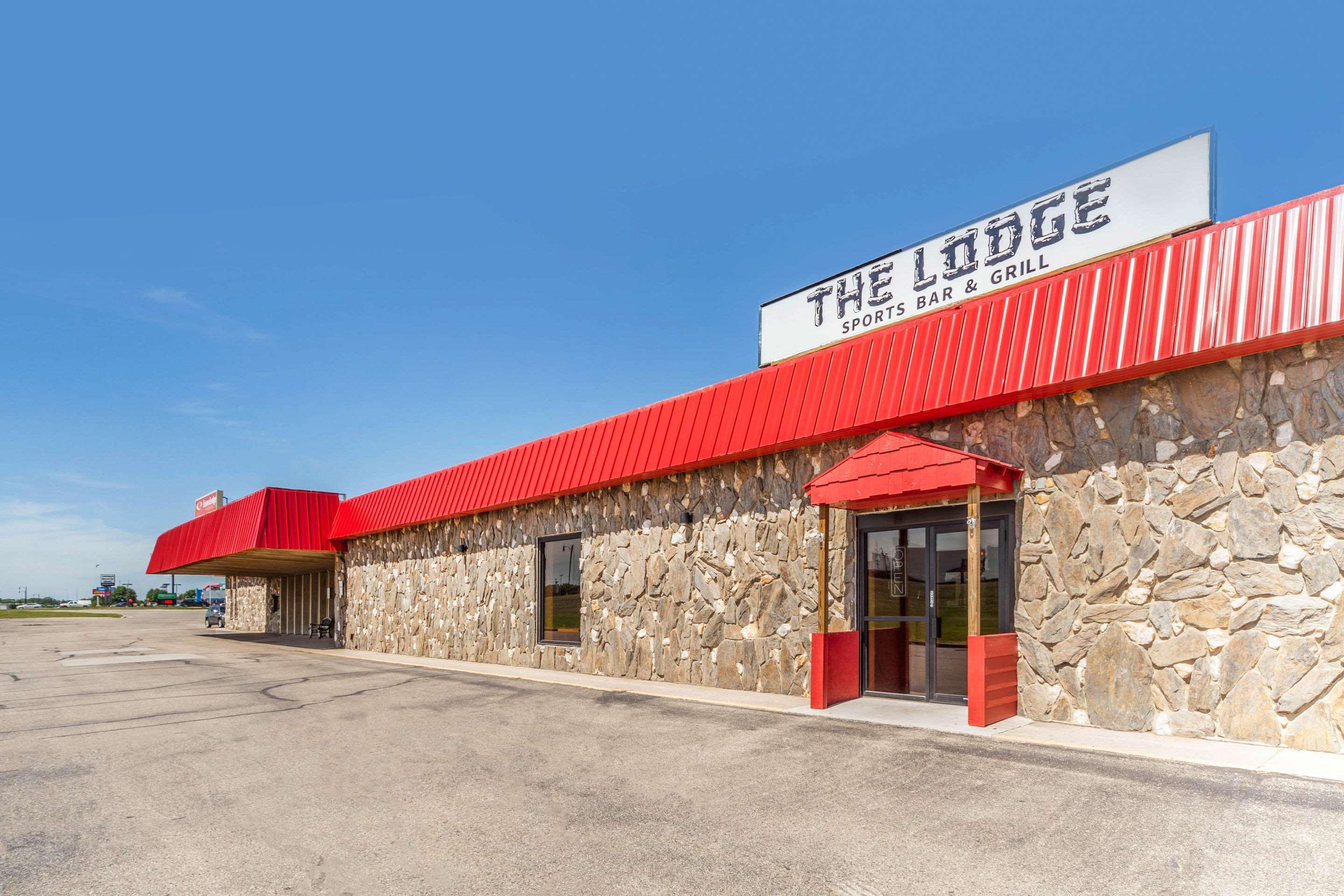 Econo Lodge Inn & Suites ברוקינגס מראה חיצוני תמונה